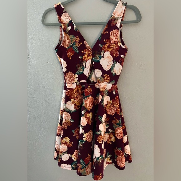 Burgundy Floral V-Neck Mini Dress, Size S - Picture 2 of 3